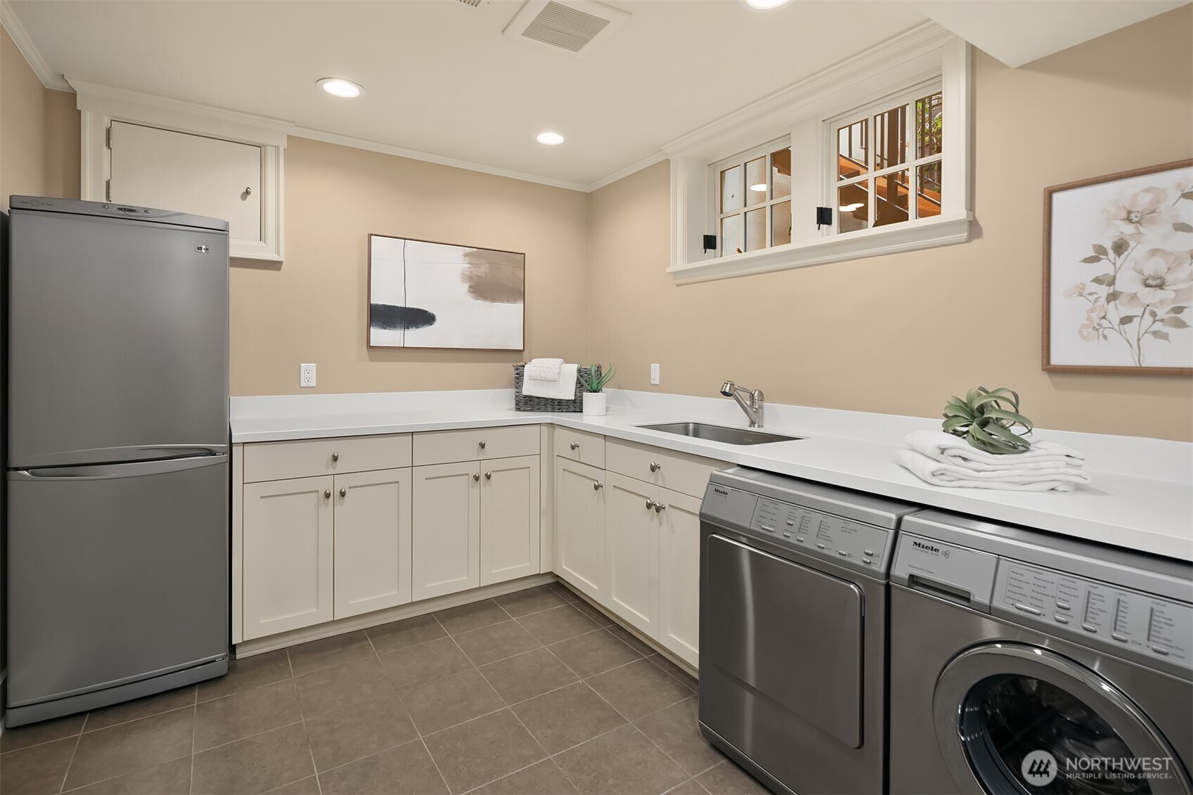 364 Highland Drive , Seattle, WA 98109