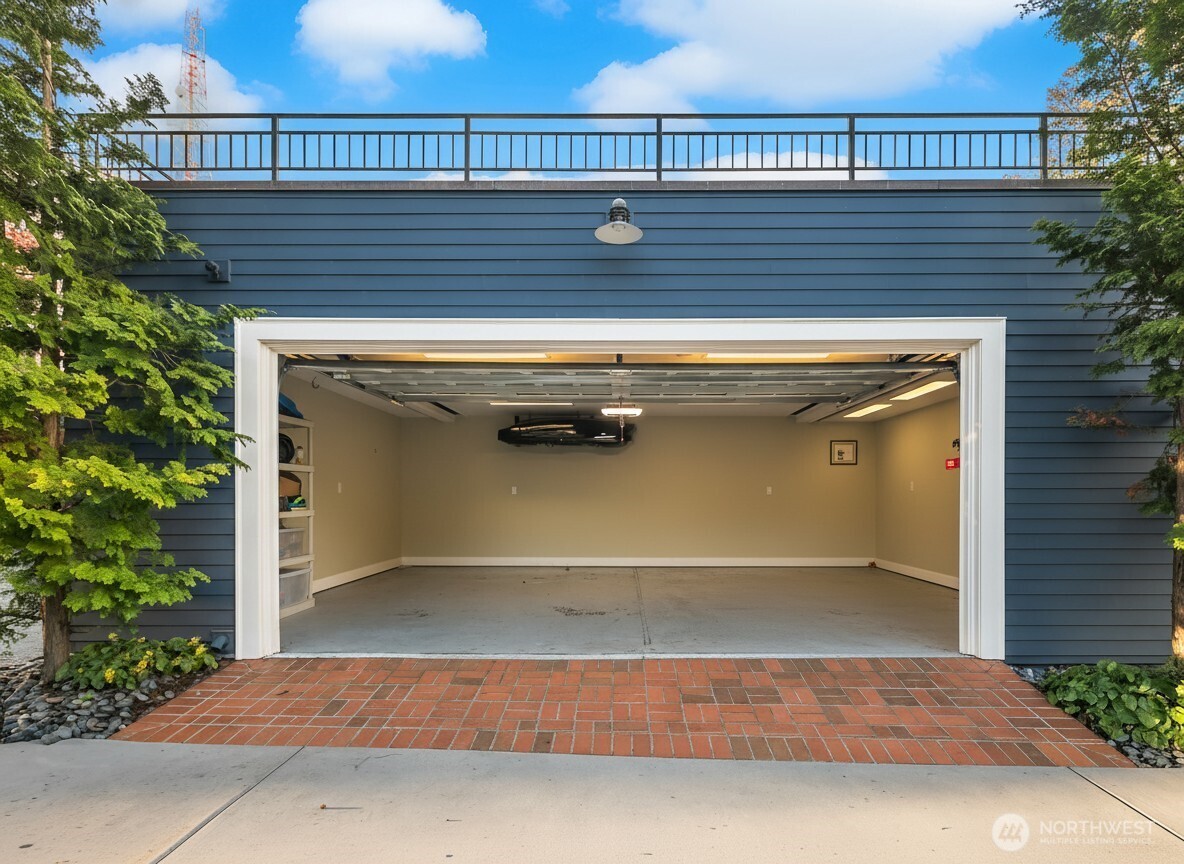 364 Highland Drive , Seattle, WA 98109