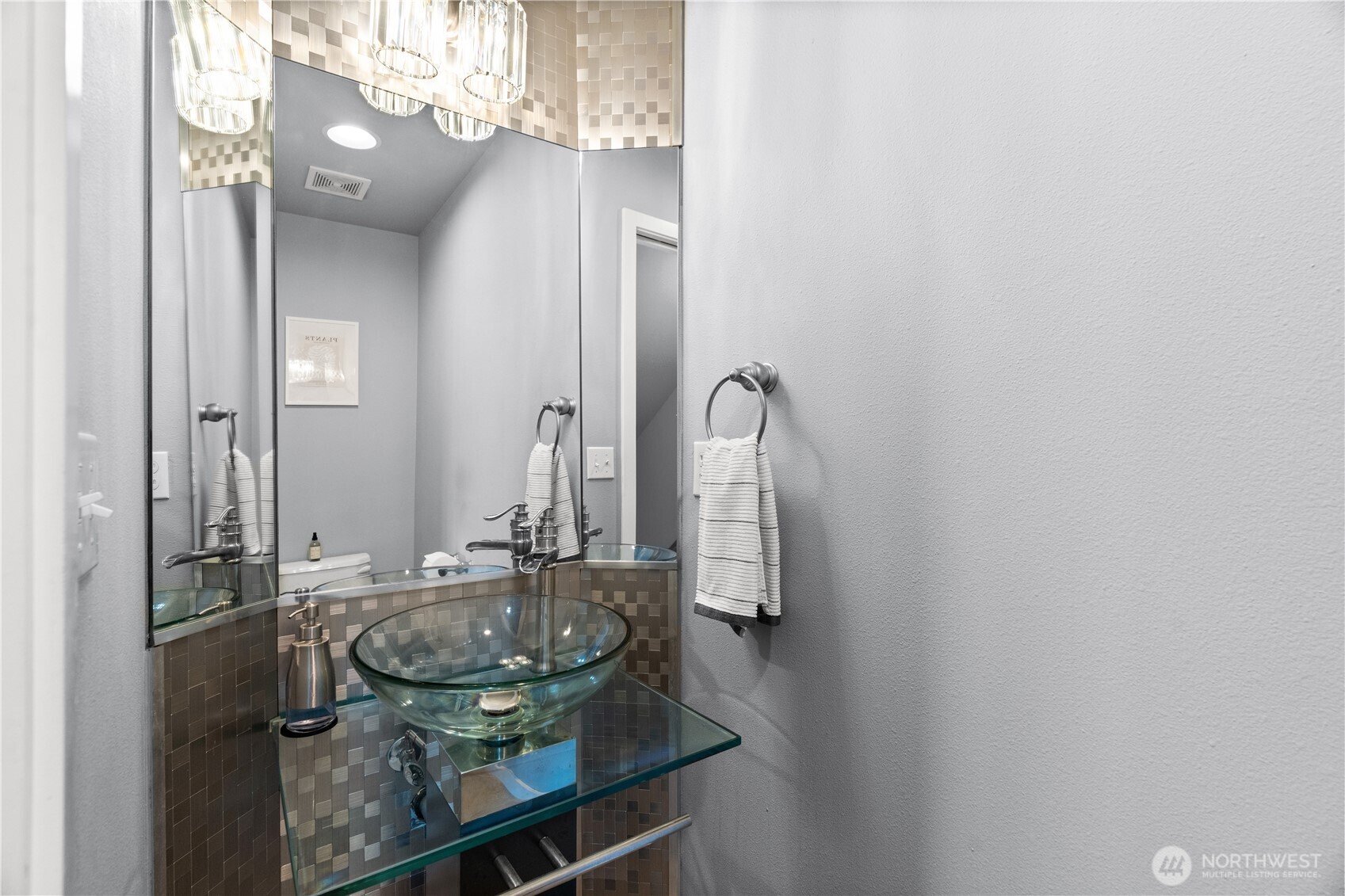 2365 Yakima Ct , Tacoma, WA 98405-3861