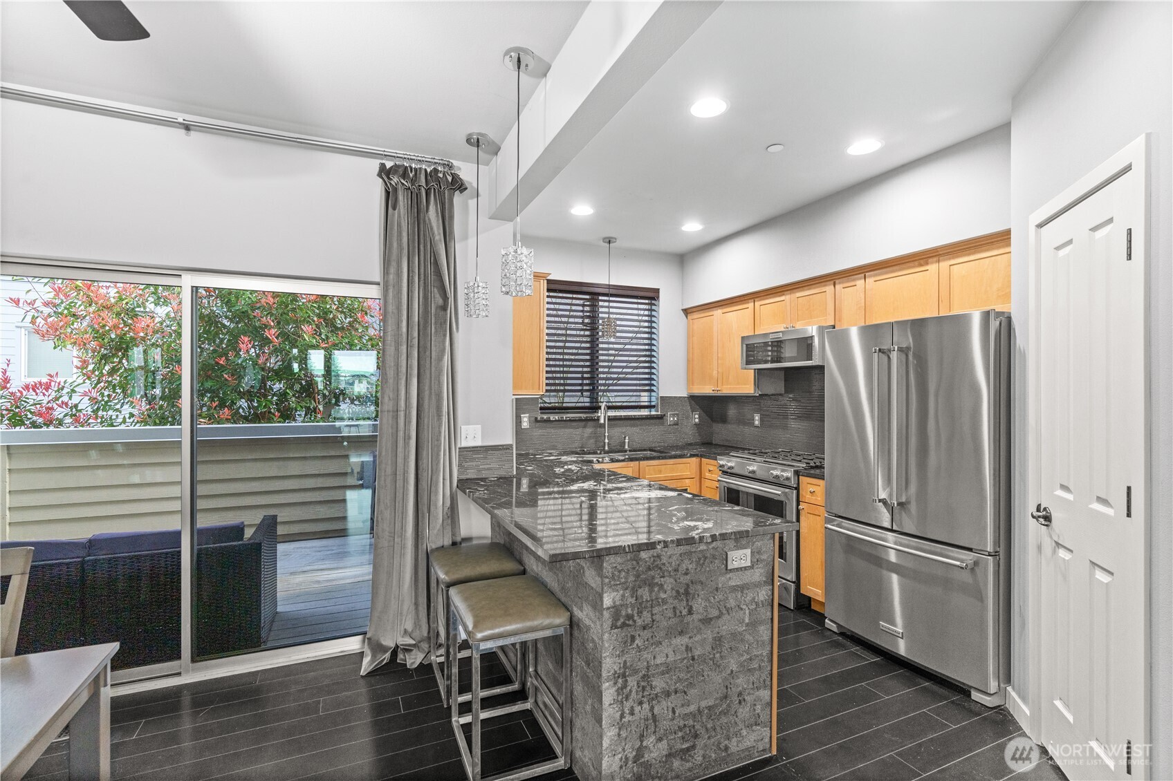 2365 Yakima Ct , Tacoma, WA 98405-3861