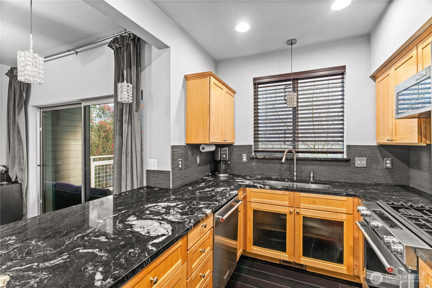 2365 Yakima Ct , Tacoma, WA 98405-3861