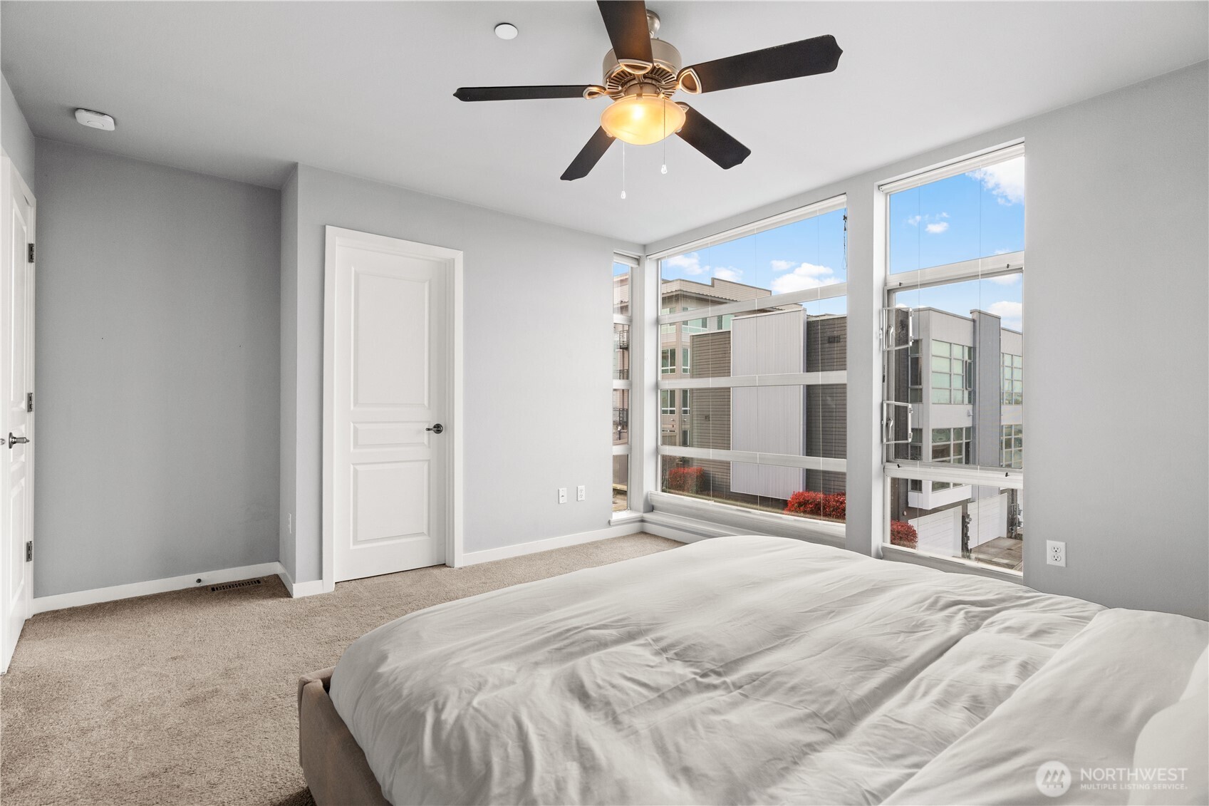 2365 Yakima Ct , Tacoma, WA 98405-3861