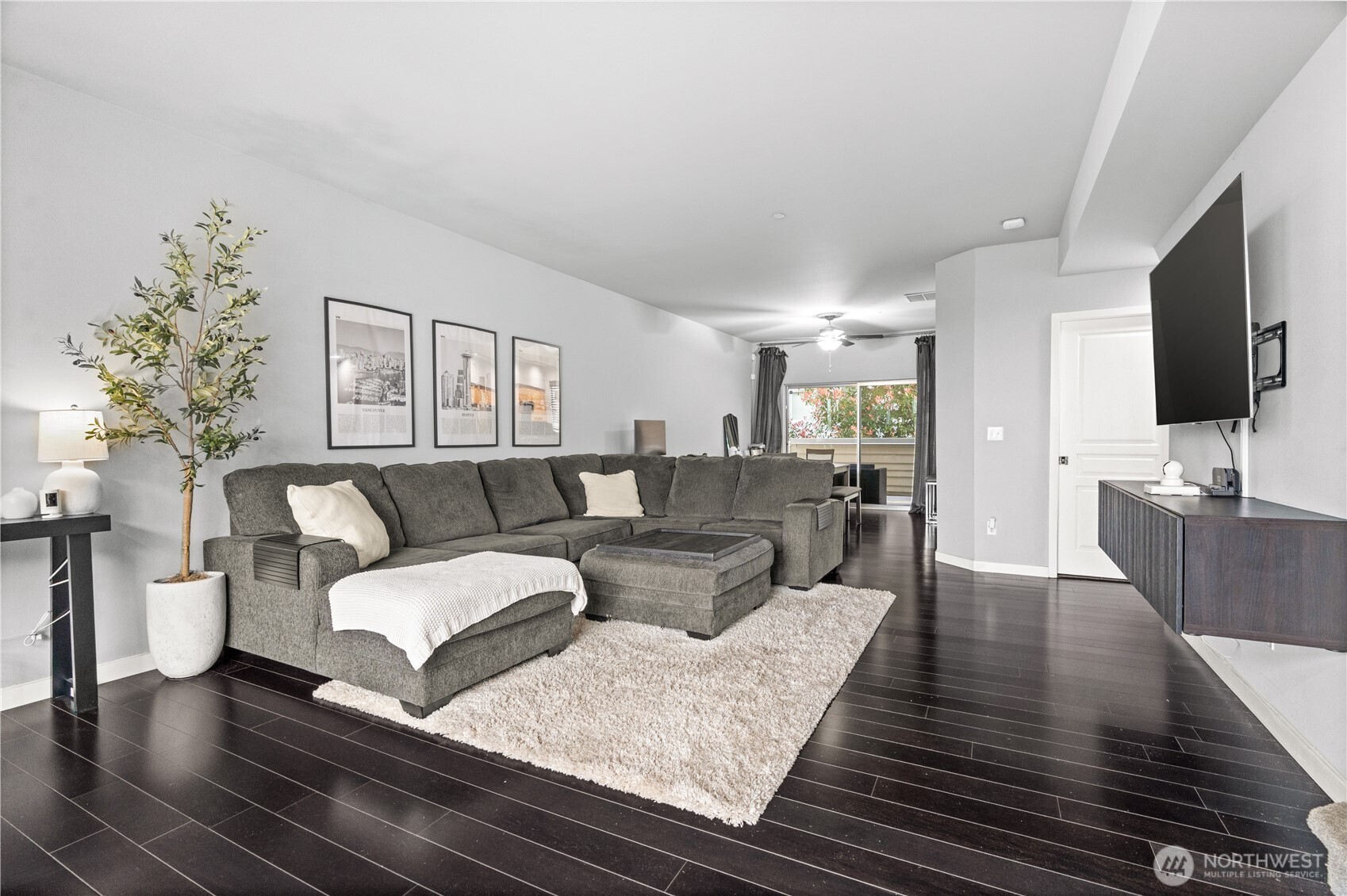 2365 Yakima Ct , Tacoma, WA 98405-3861