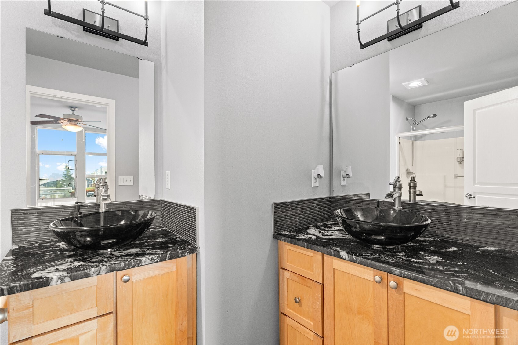 2365 Yakima Ct , Tacoma, WA 98405-3861