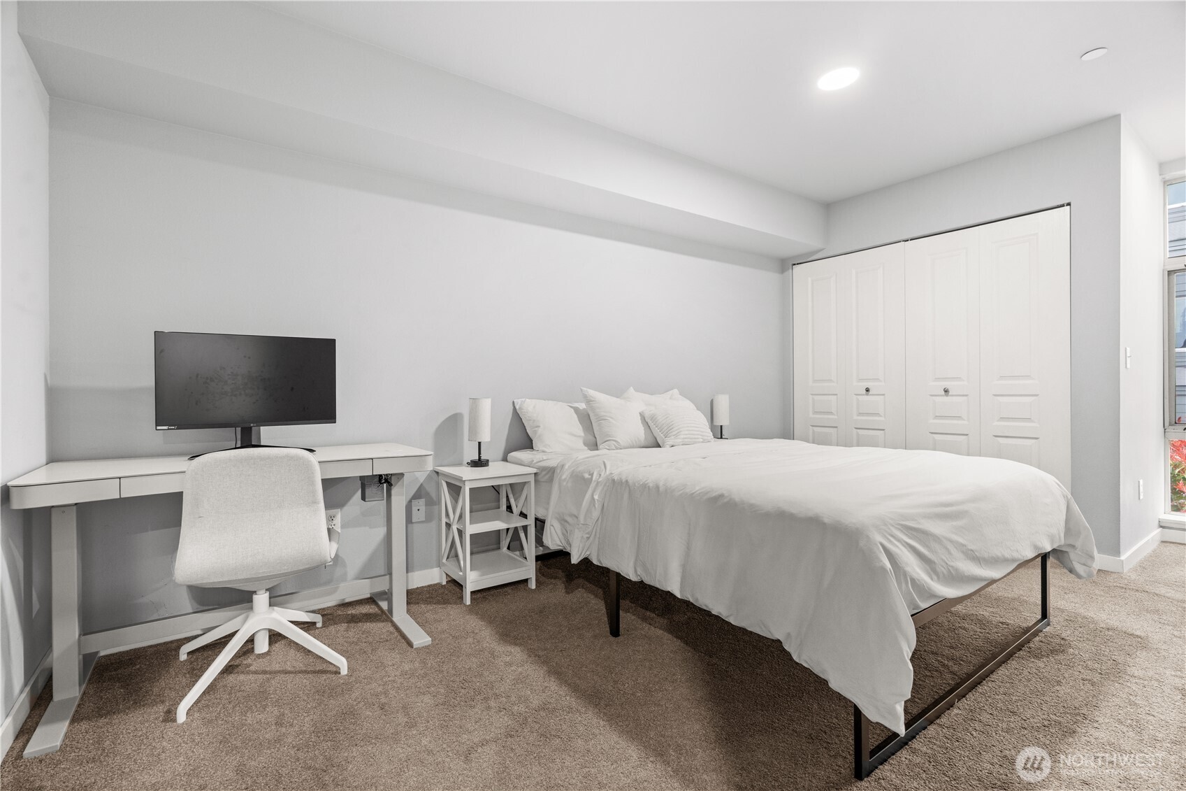 2365 Yakima Ct , Tacoma, WA 98405-3861