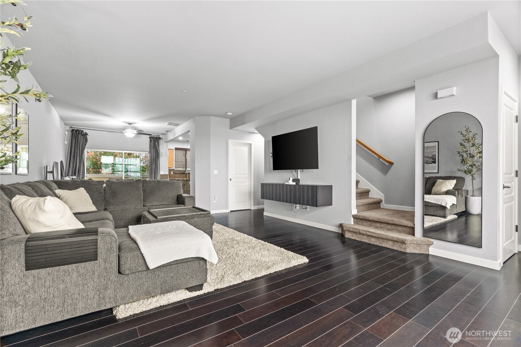 2365 Yakima Ct , Tacoma, WA 98405-3861