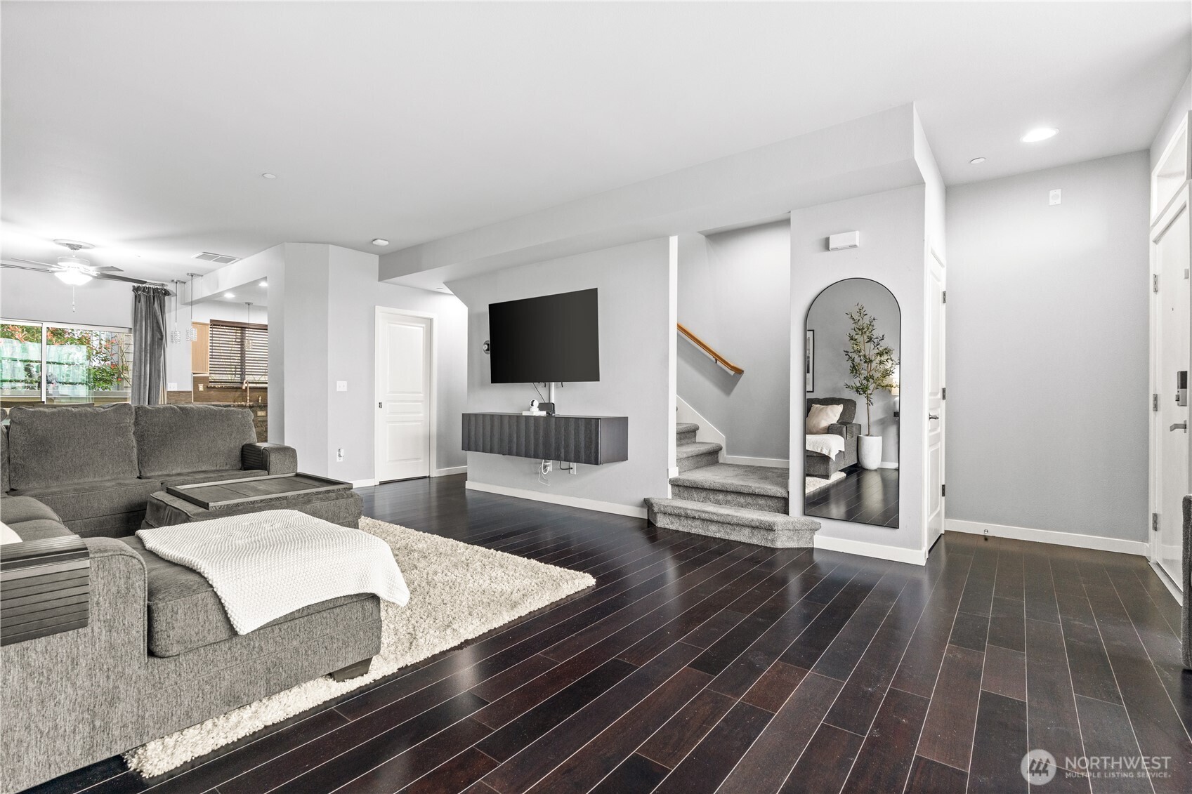 2365 Yakima Ct , Tacoma, WA 98405-3861