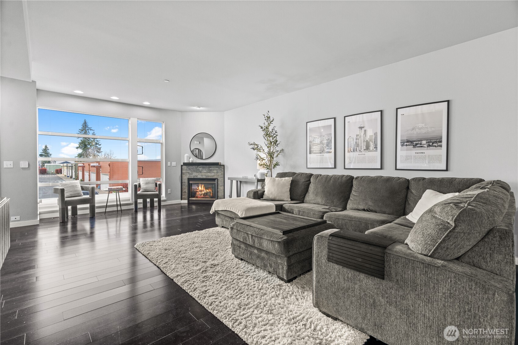 2365 Yakima Ct , Tacoma, WA 98405-3861