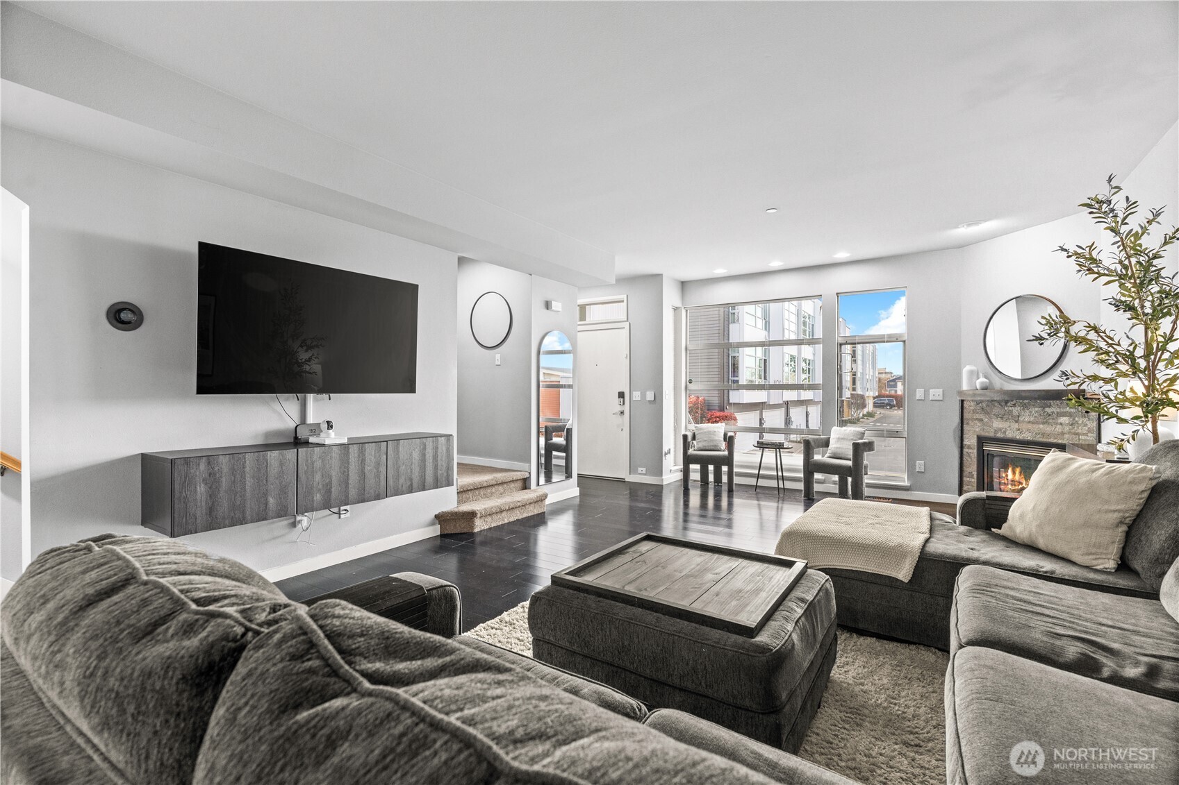 2365 Yakima Ct , Tacoma, WA 98405-3861