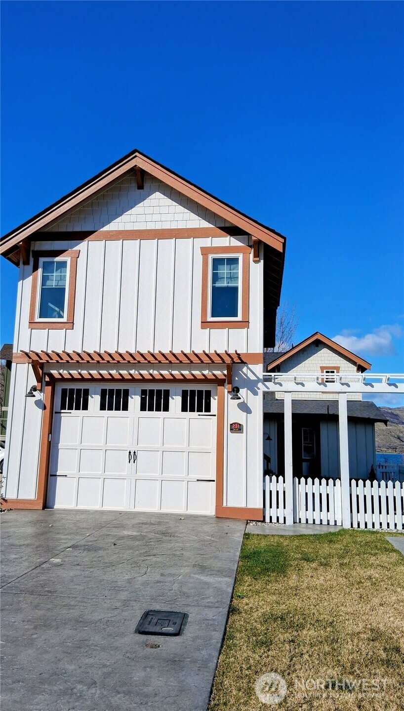 231 Marina Lane , Oroville, WA 98844