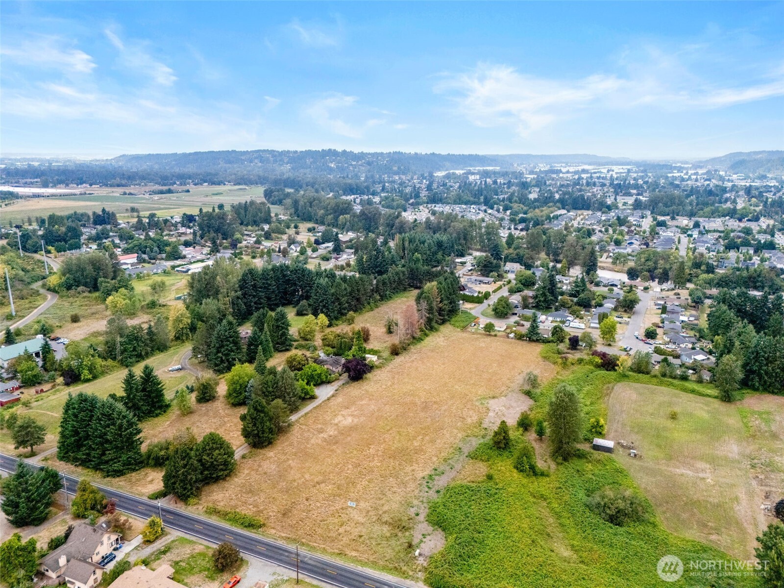 14721 Pioneer Way E, Puyallup, WA 98372