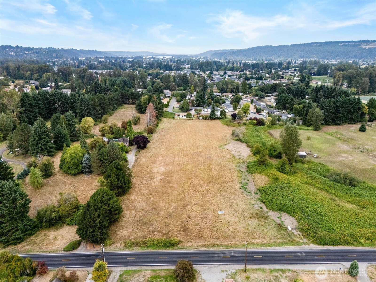 14721 Pioneer Way E, Puyallup, WA 98372