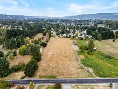 14721 Pioneer Way E, Puyallup, WA 98372 - Photo 3