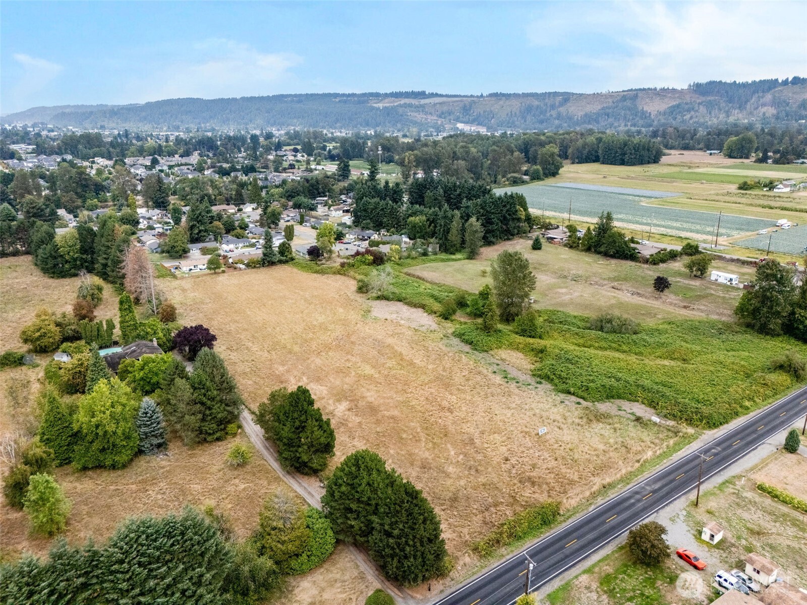 14721 Pioneer Way E, Puyallup, WA 98372