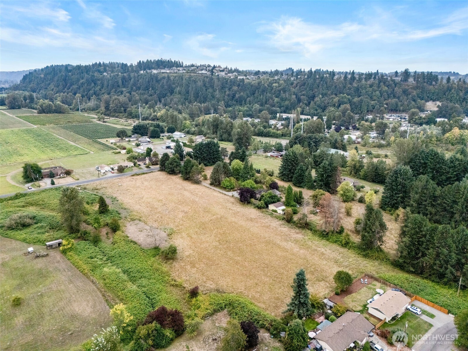 14721 Pioneer Way E, Puyallup, WA 98372