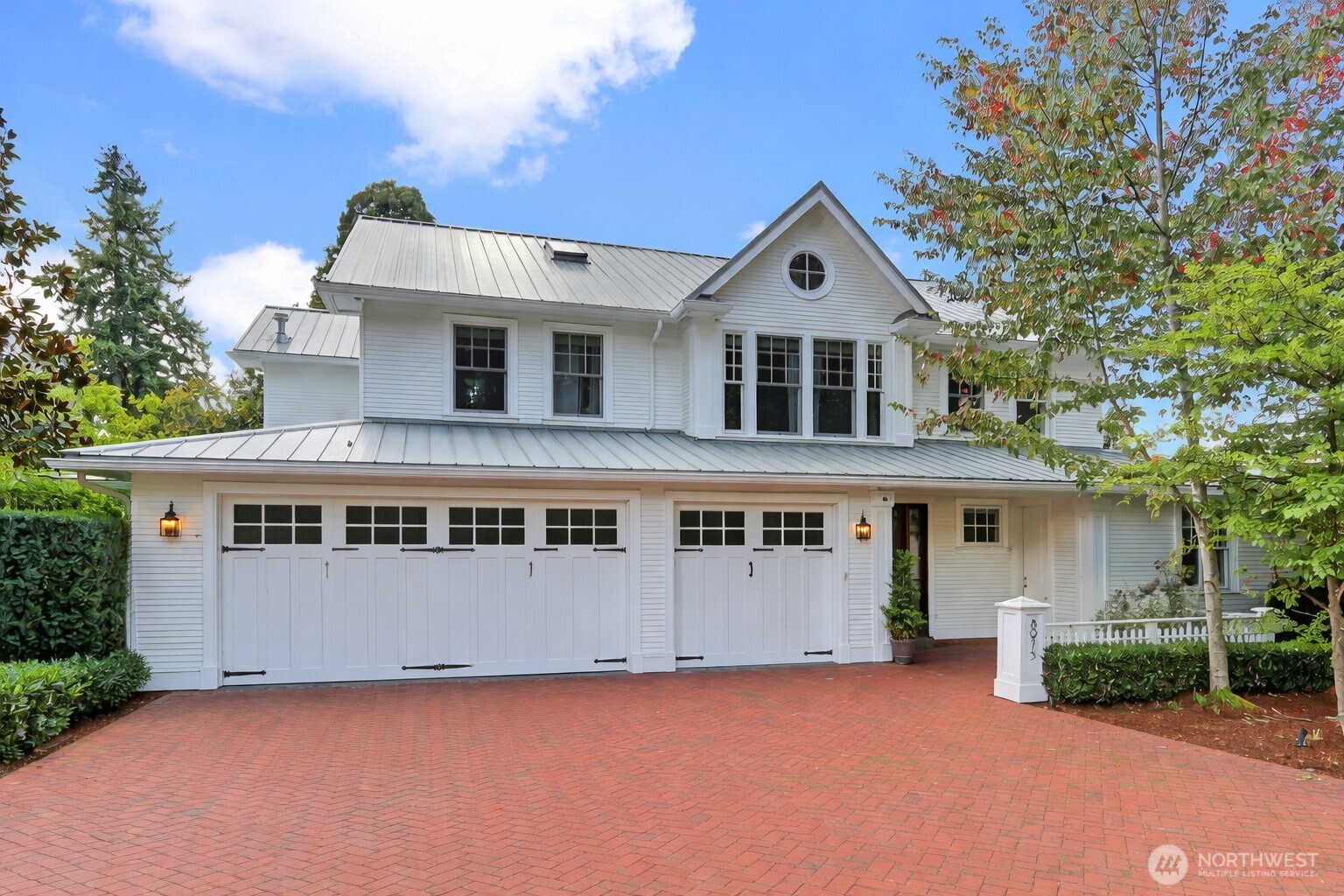 8975 NE 10th Street , Bellevue, WA 98004