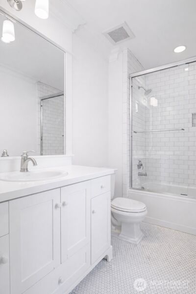8975 NE 10th Street , Bellevue, WA 98004 - Photo 14