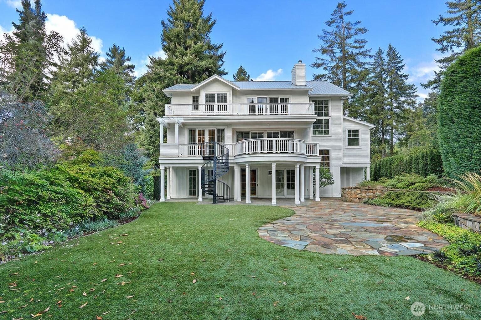 8975 NE 10th Street , Bellevue, WA 98004