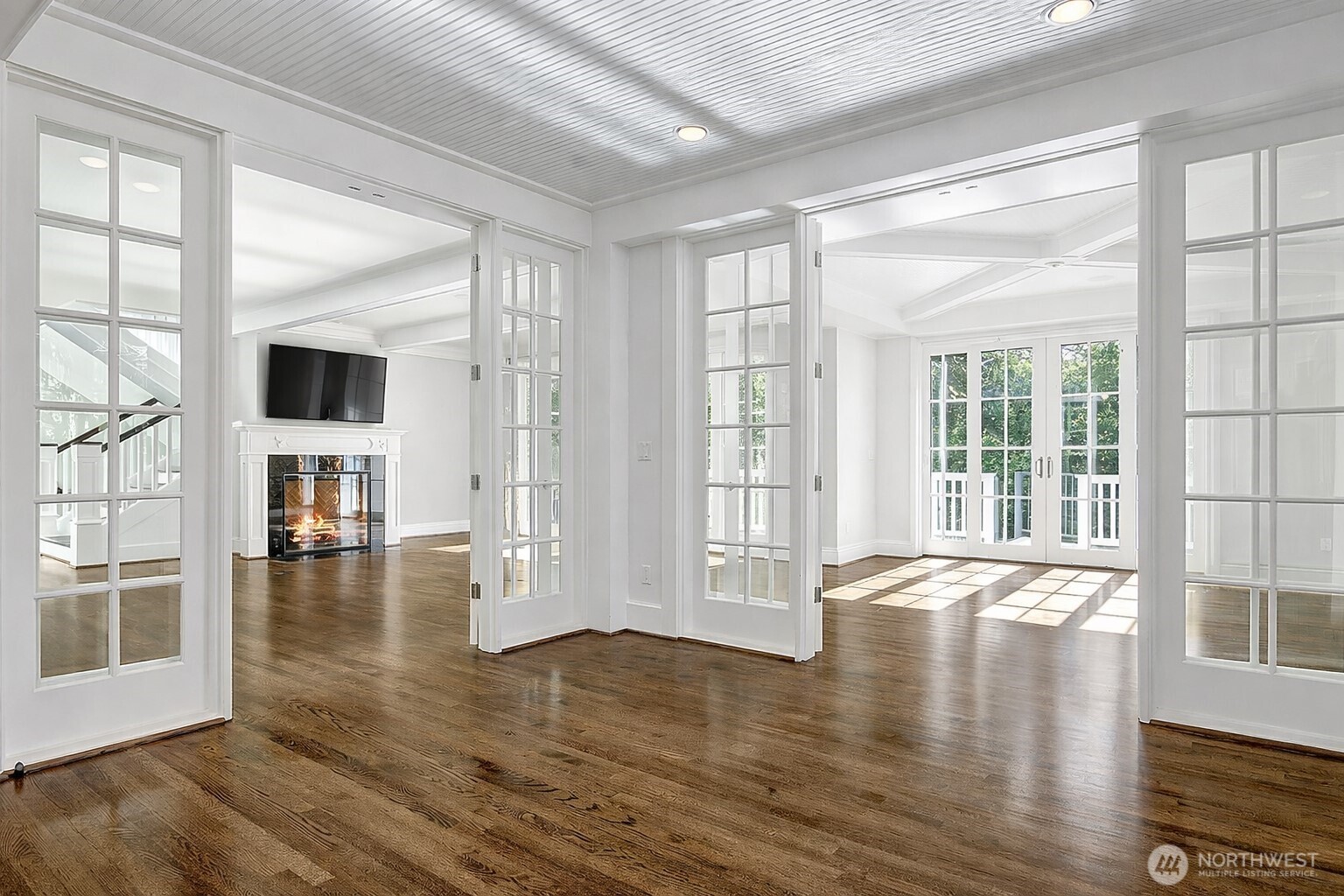 8975 NE 10th Street , Bellevue, WA 98004