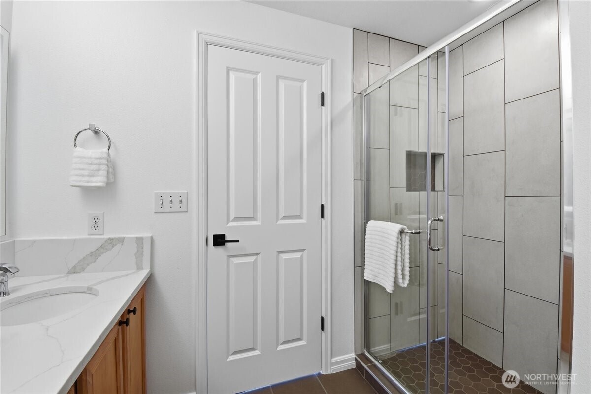 8522 20th Street Ct W, University Place, WA 98466