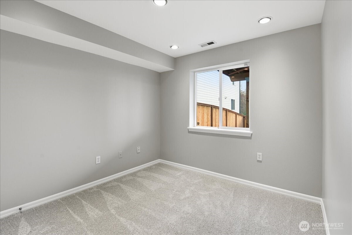 8522 20th Street Ct W, University Place, WA 98466