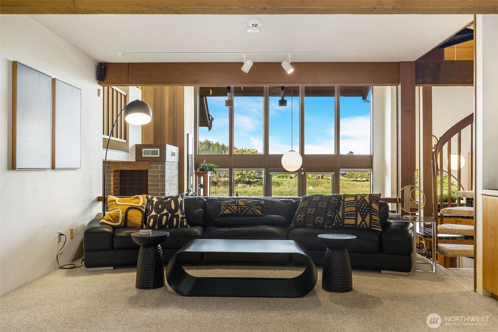 2180 Cove Drive , Oak Harbor, WA 98277