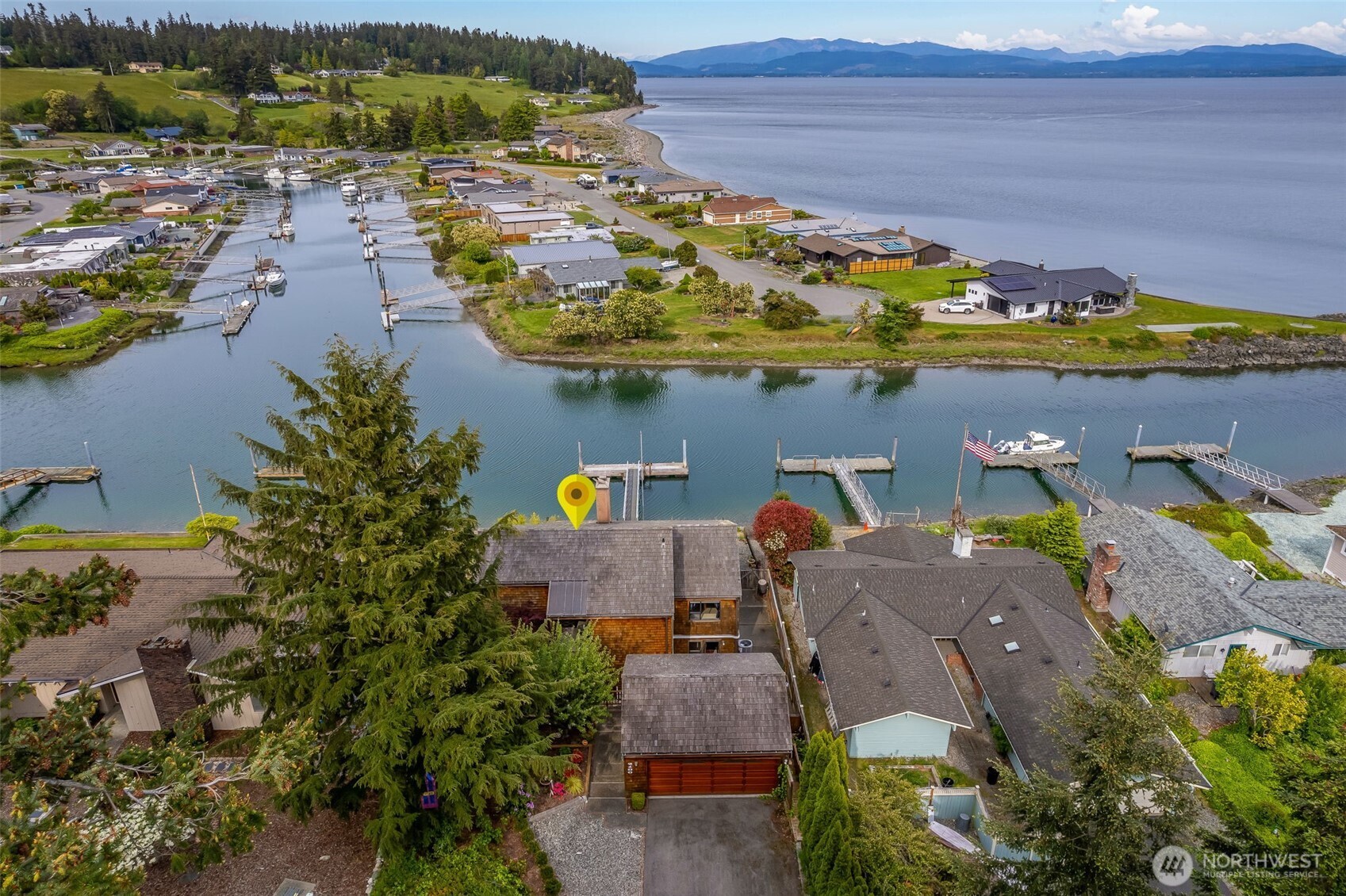 2180 Cove Drive , Oak Harbor, WA 98277