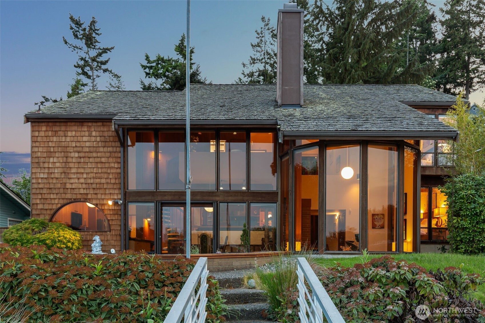 2180 Cove Drive , Oak Harbor, WA 98277