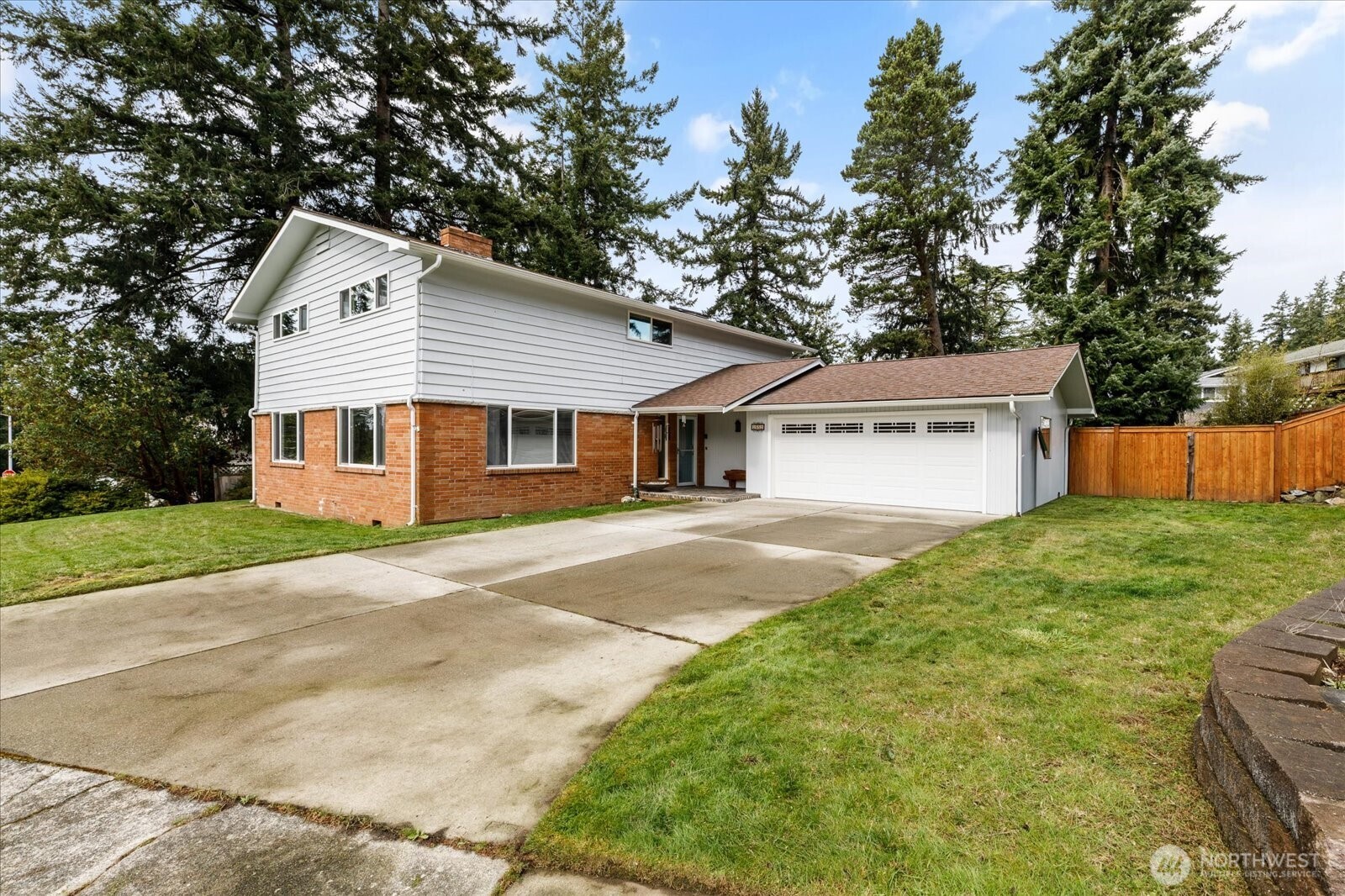 1552 NE Narrows Avenue , Oak Harbor, WA 98277