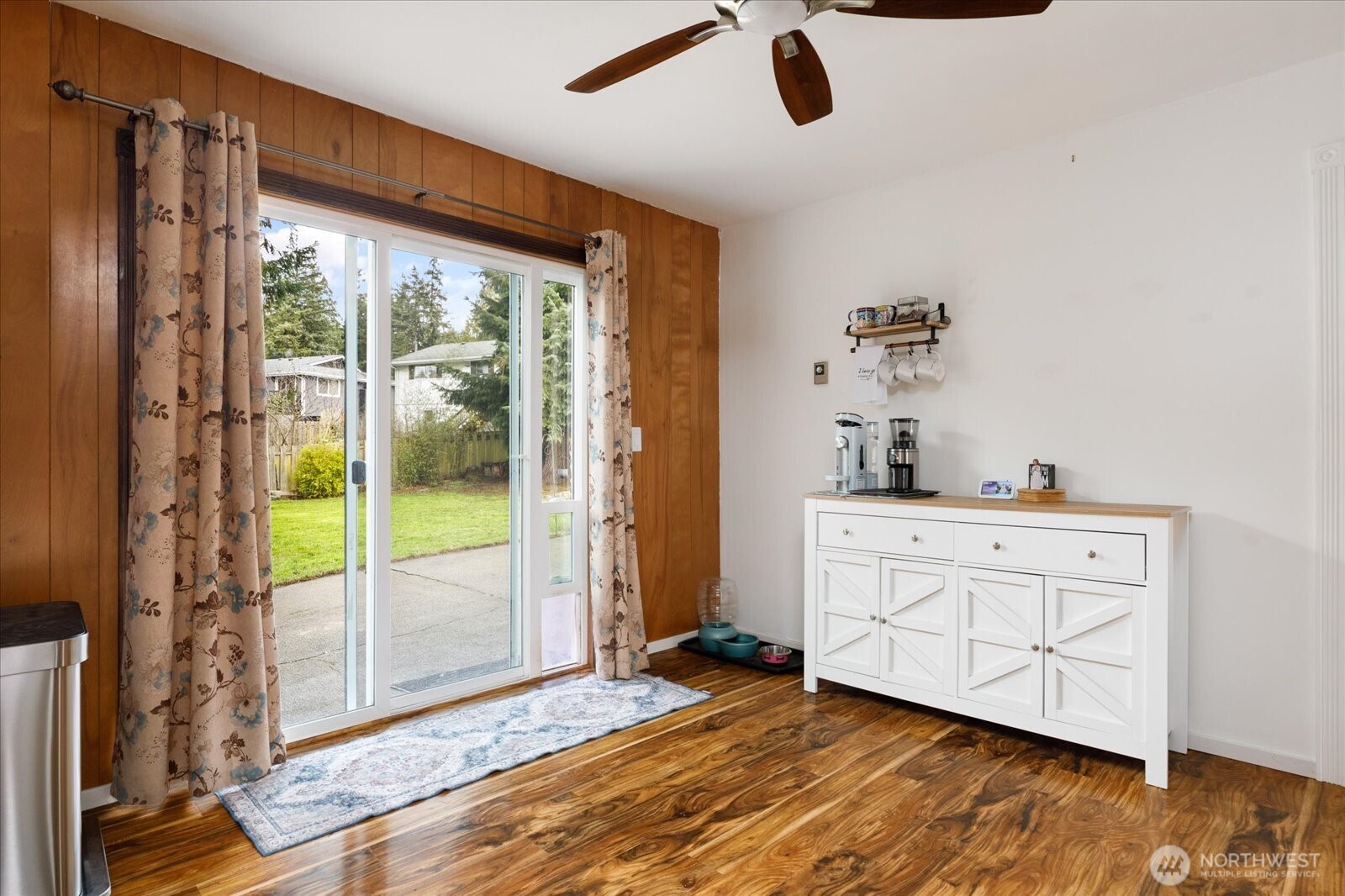 1552 NE Narrows Avenue , Oak Harbor, WA 98277