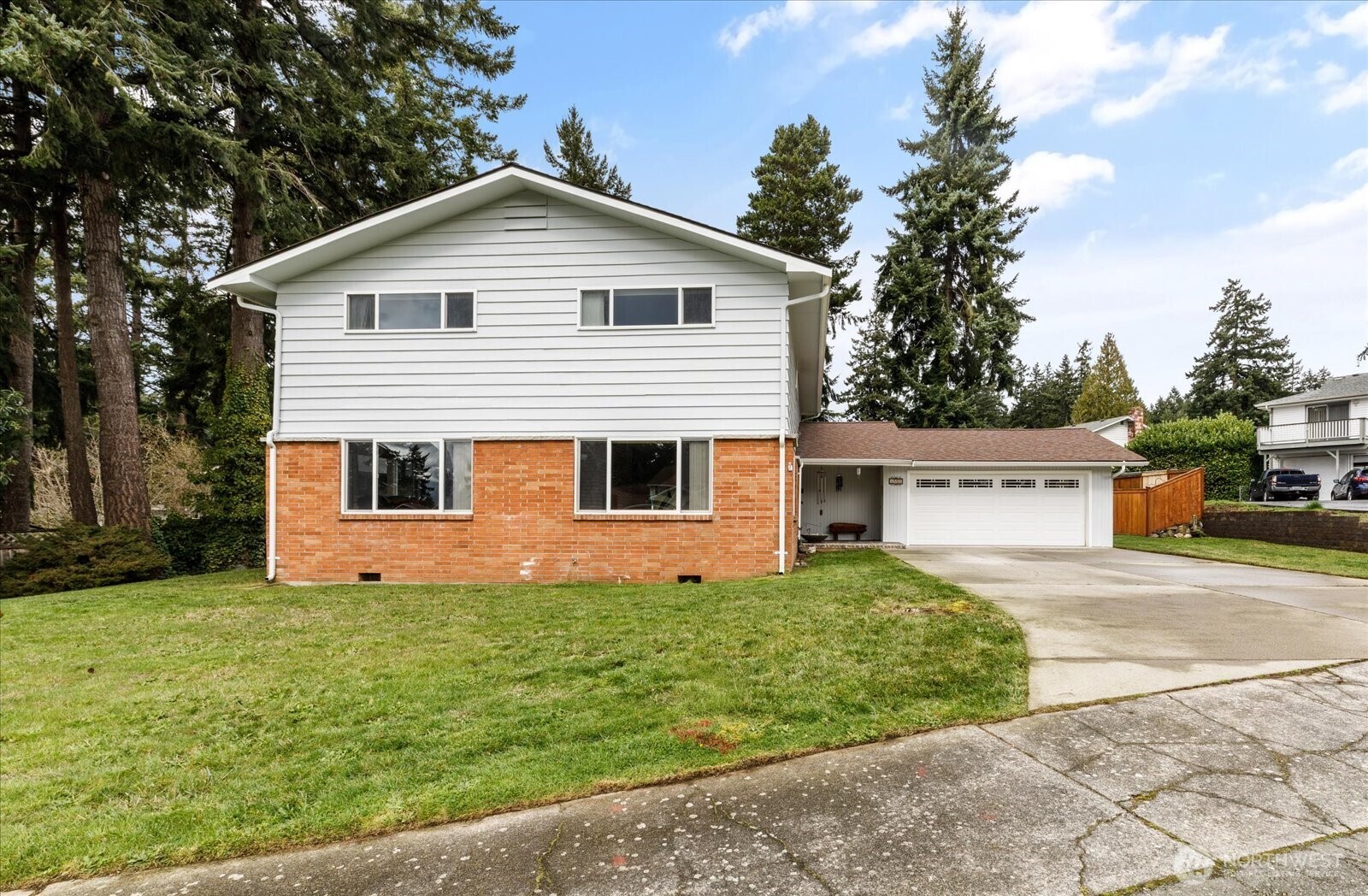 1552 NE Narrows Avenue , Oak Harbor, WA 98277