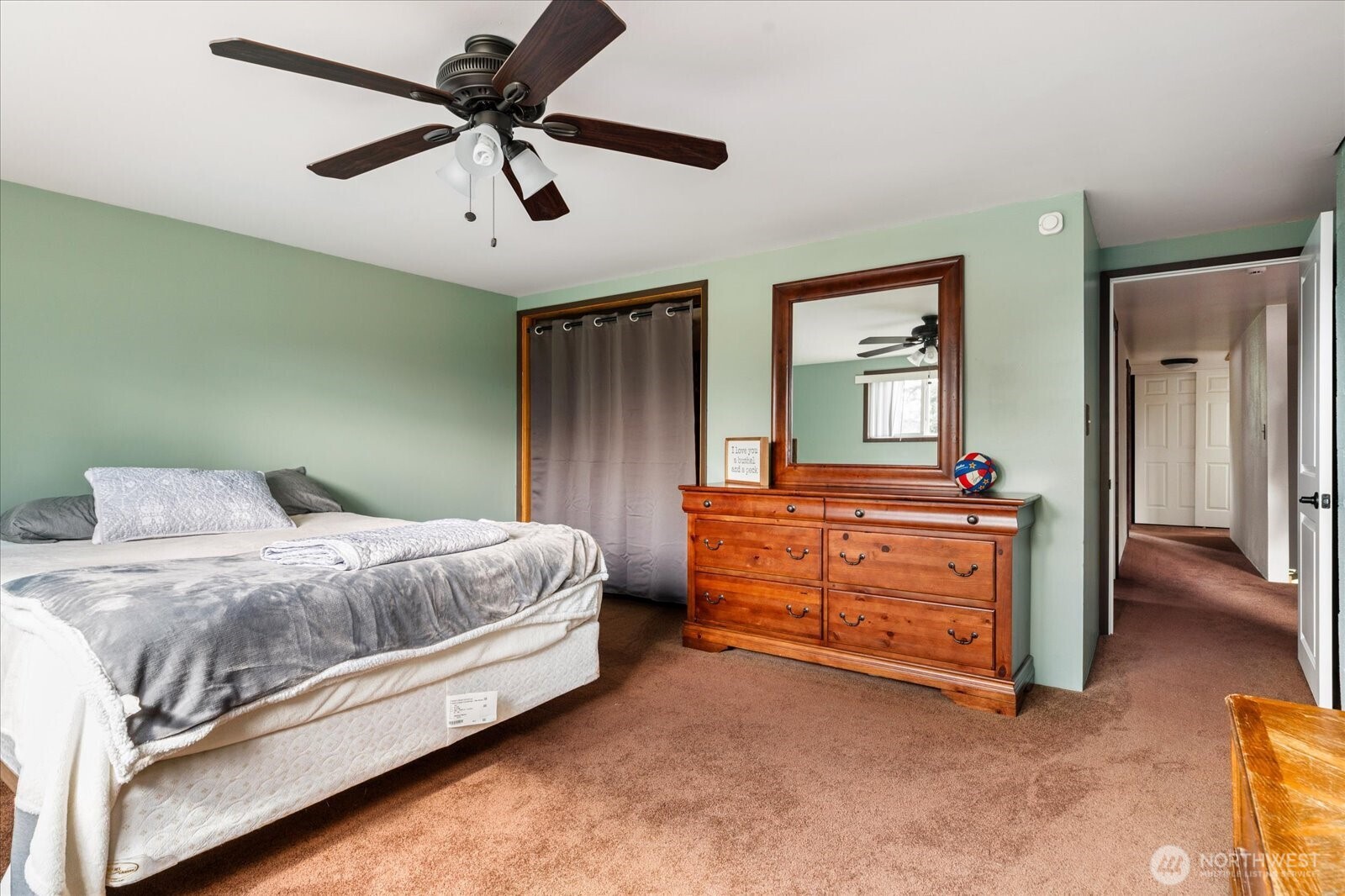 1552 NE Narrows Avenue , Oak Harbor, WA 98277