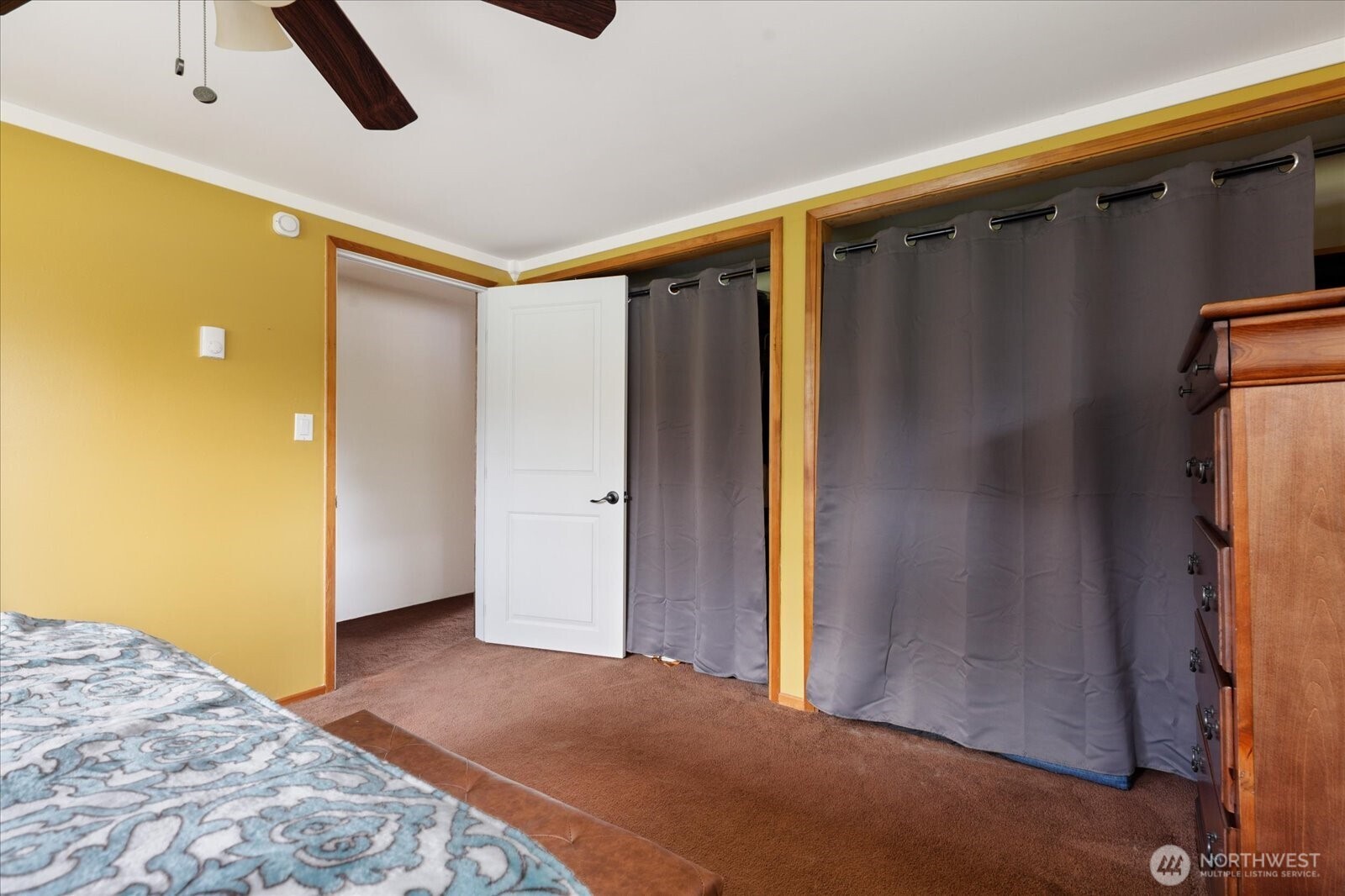 1552 NE Narrows Avenue , Oak Harbor, WA 98277