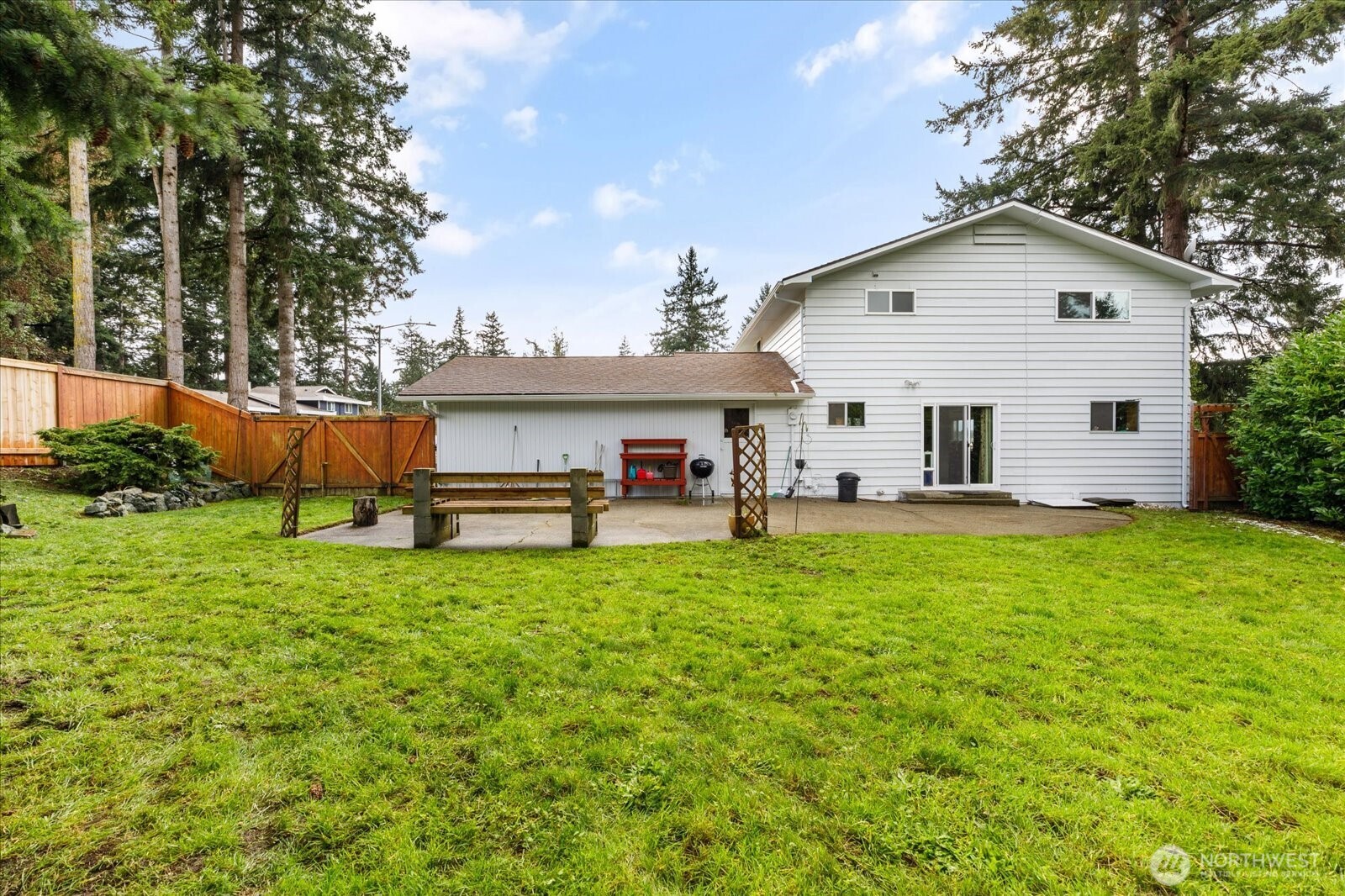 1552 NE Narrows Avenue , Oak Harbor, WA 98277