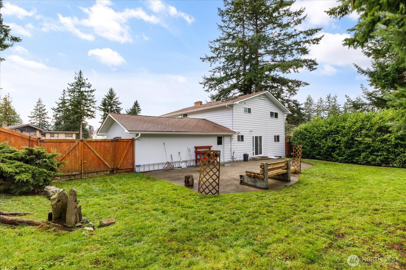 1552 NE Narrows Avenue , Oak Harbor, WA 98277