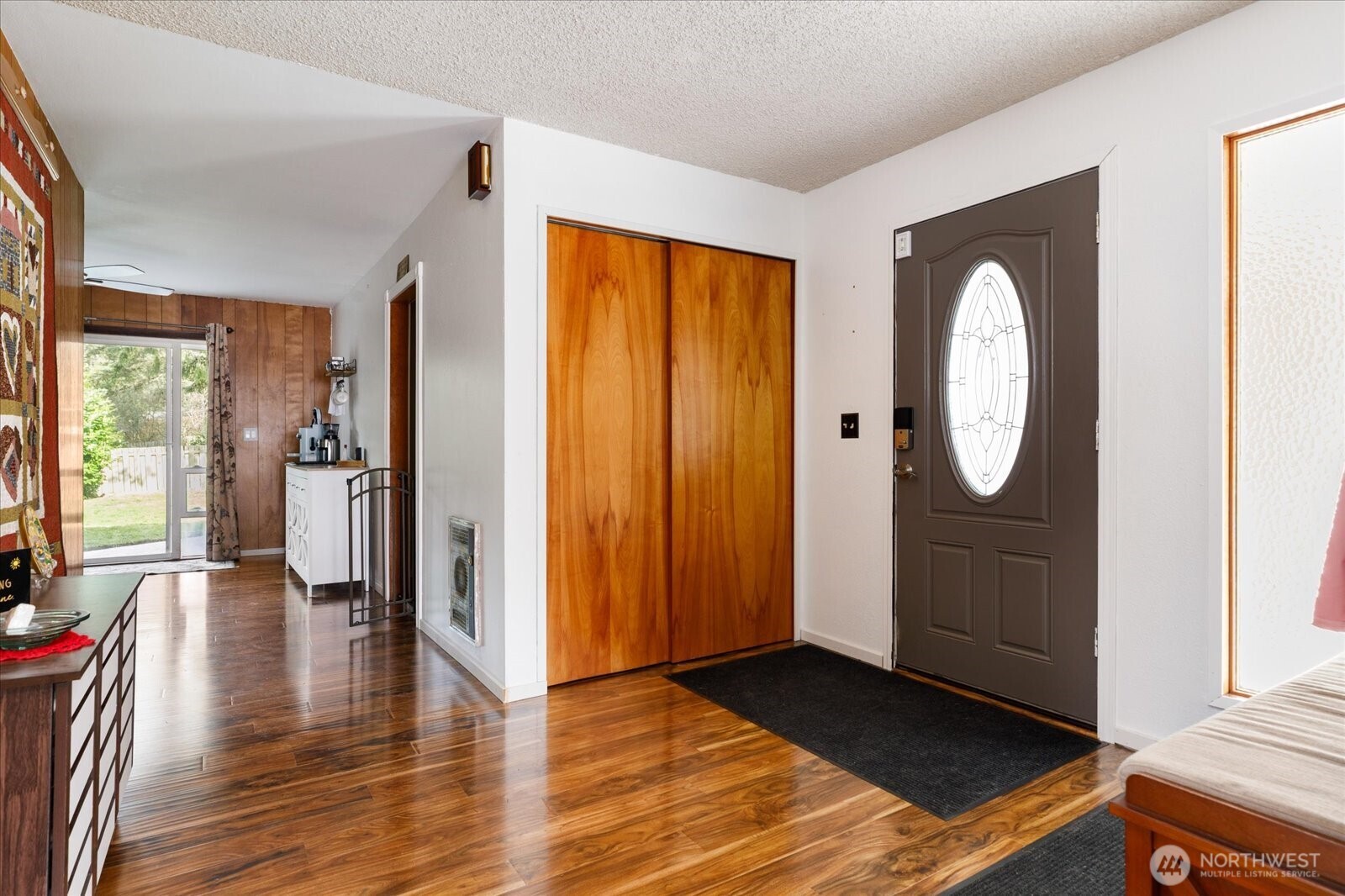 1552 NE Narrows Avenue , Oak Harbor, WA 98277