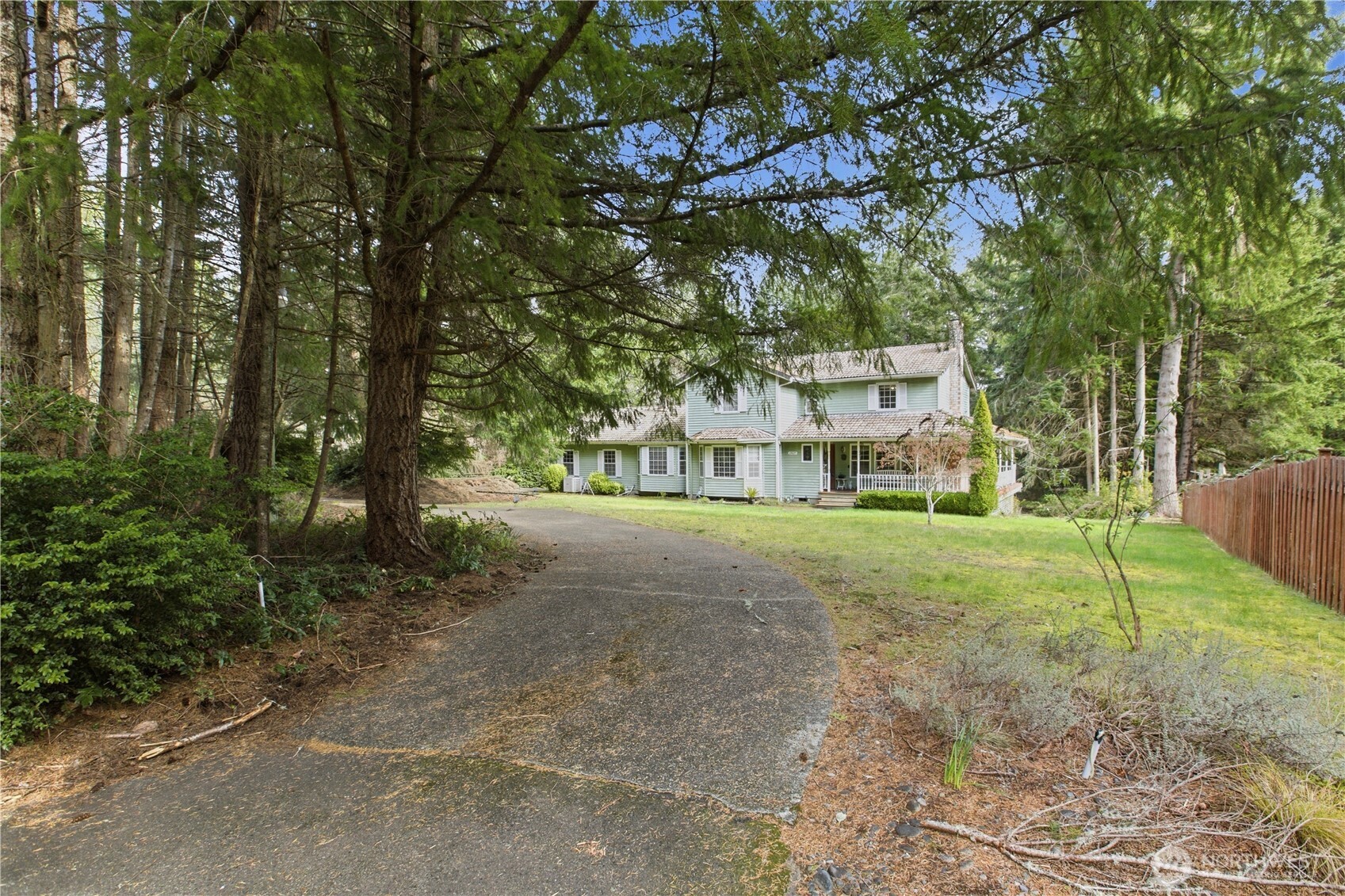 2827 71st Avenue NW, Gig Harbor, WA 98335