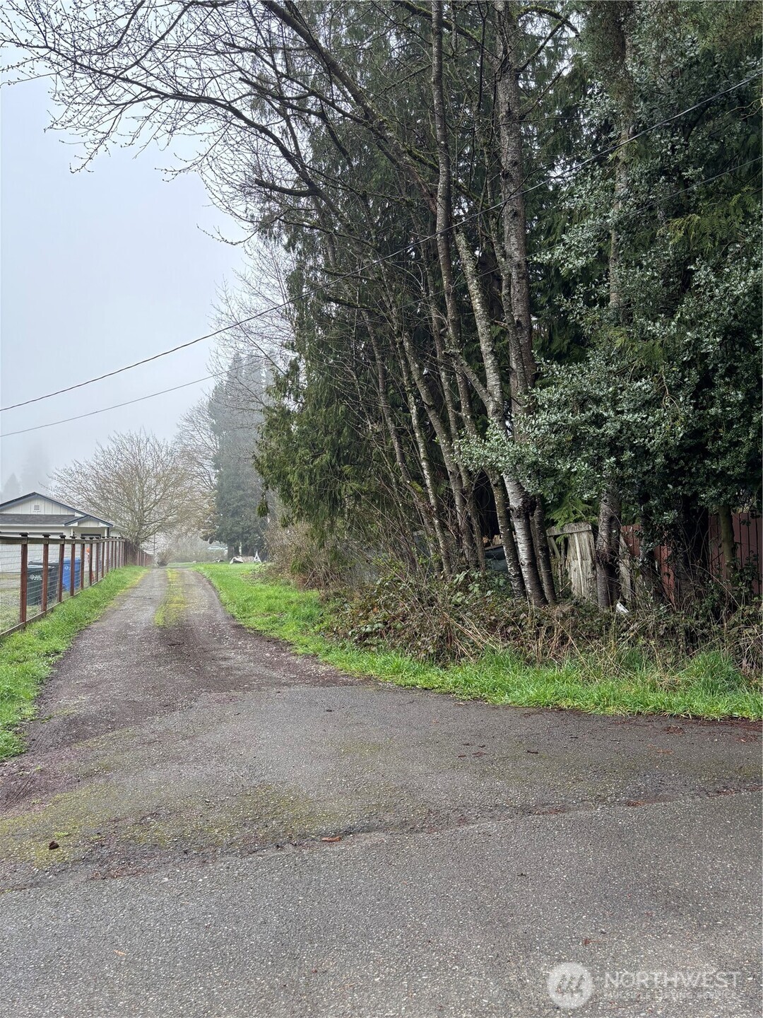 3312 13th St SW , Puyallup, WA 98373