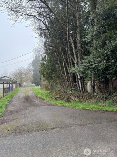 3320 13th St SW , Puyallup, WA 98373