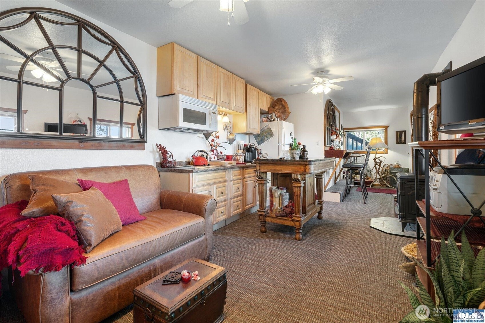 51 N Old Mill Hill Road , Hoodsport, WA 98548