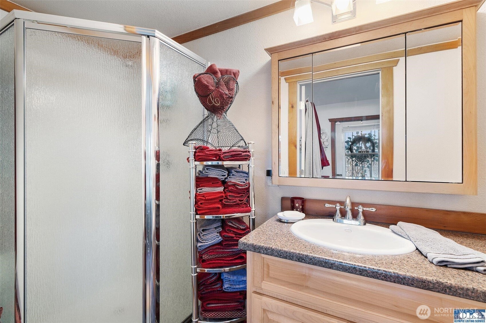 51 N Old Mill Hill Road , Hoodsport, WA 98548