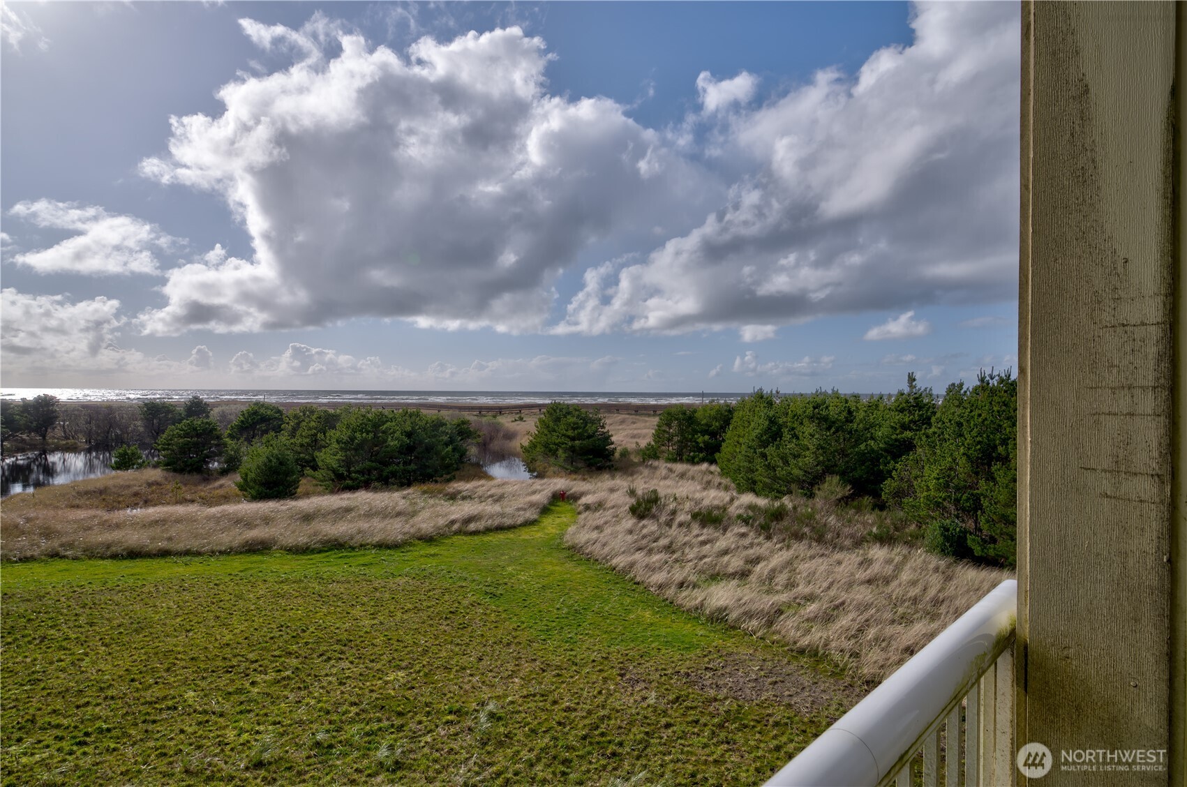 501 Shoreview Dr S #208, Long Beach, WA 98631