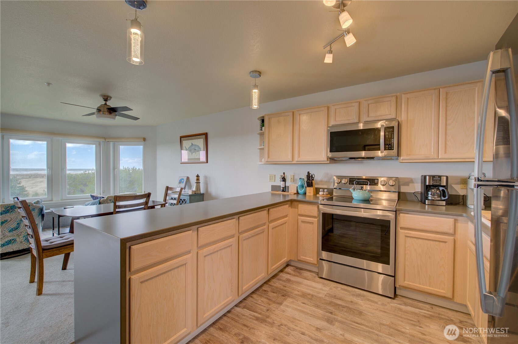 501 Shoreview Dr S #208, Long Beach, WA 98631