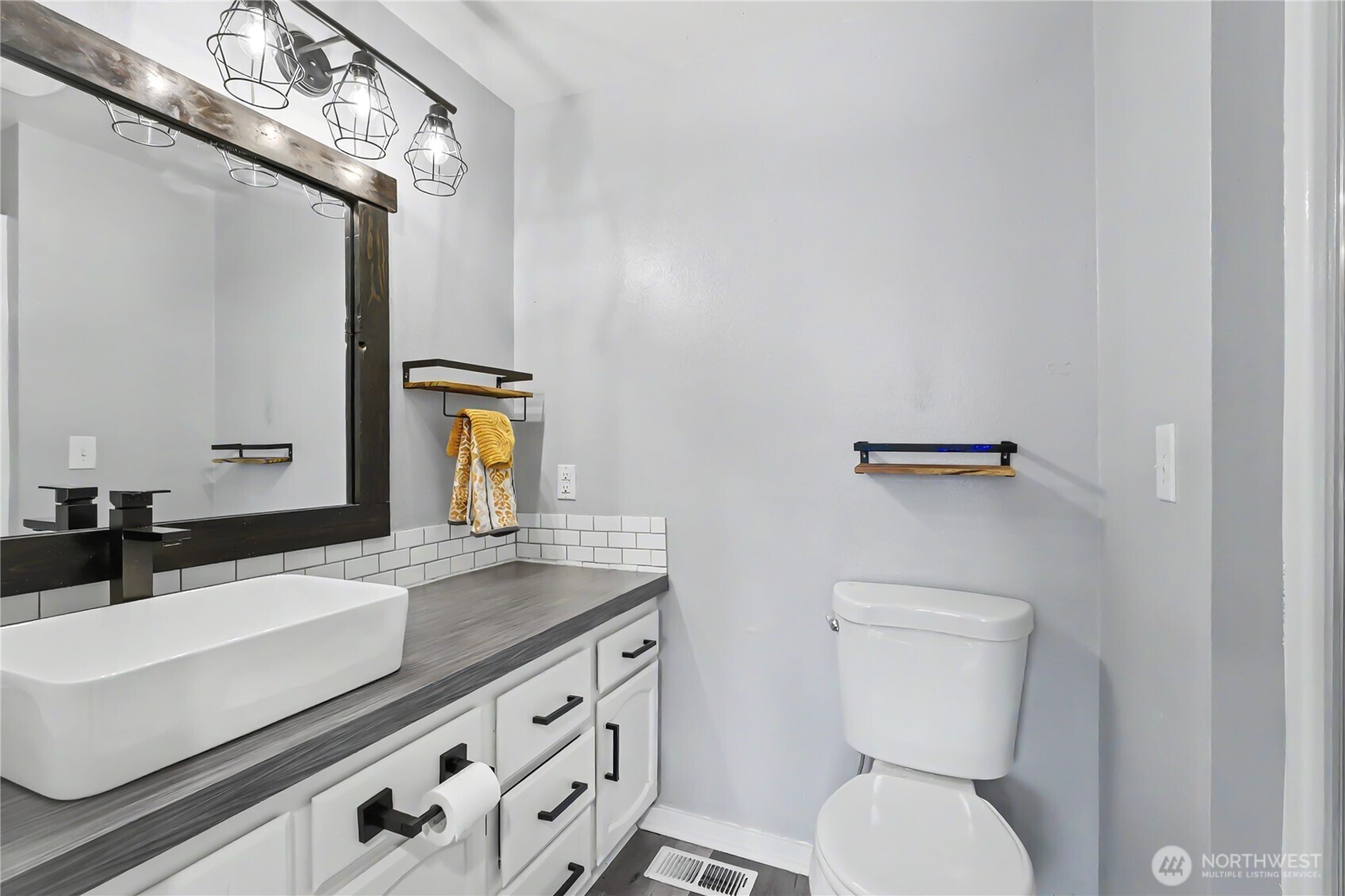 9807 Overlook Drive NW, Olympia, WA 98502-9717