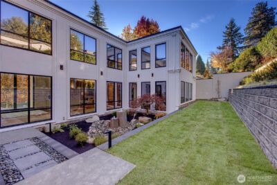 1525 79th Place NE, Medina, WA 98039 - Photo 9