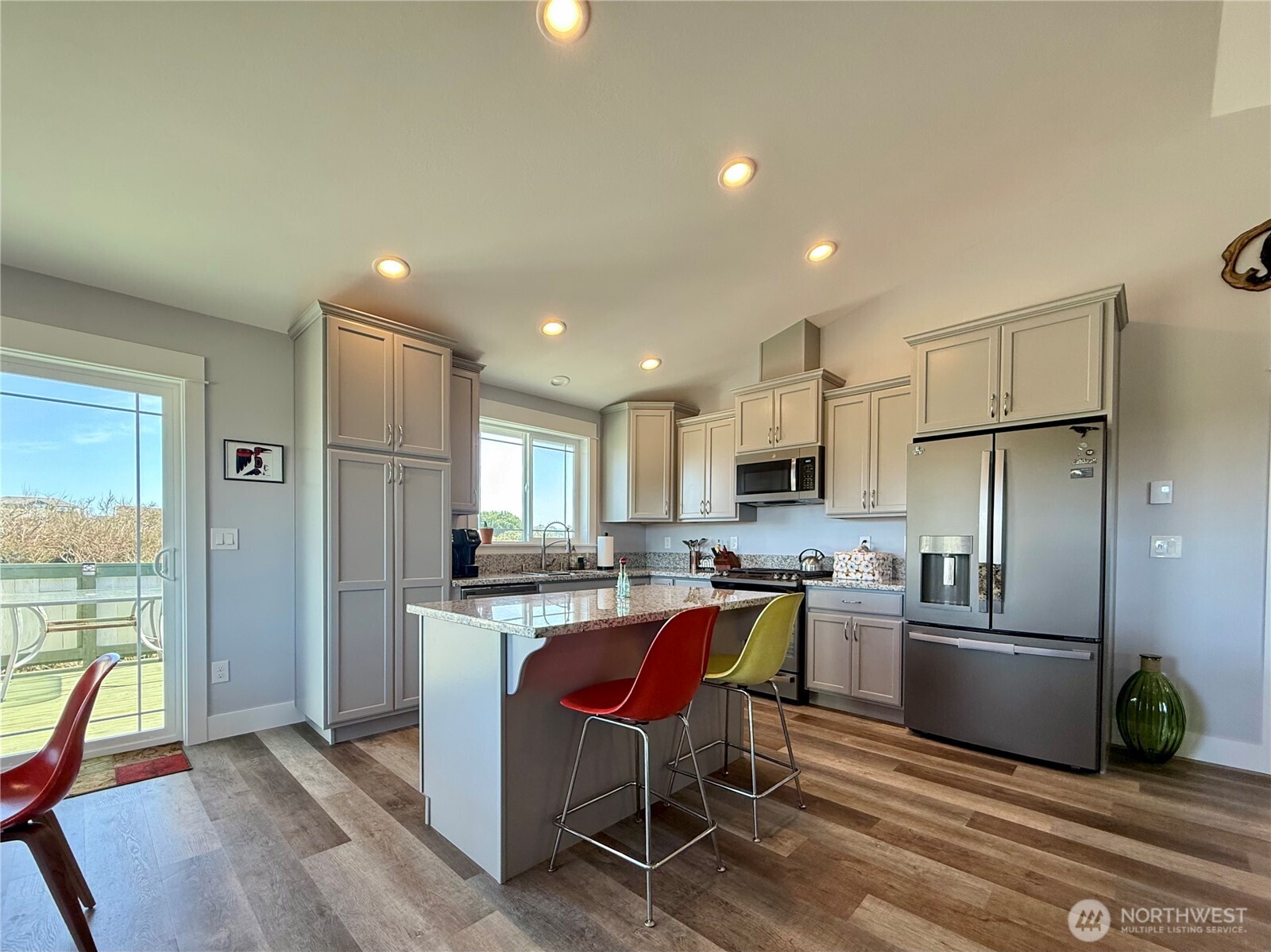 419 N Portal Loop SW, Ocean Shores, WA 98569