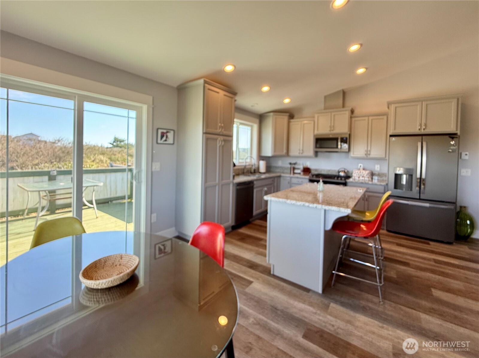 419 N Portal Loop SW, Ocean Shores, WA 98569