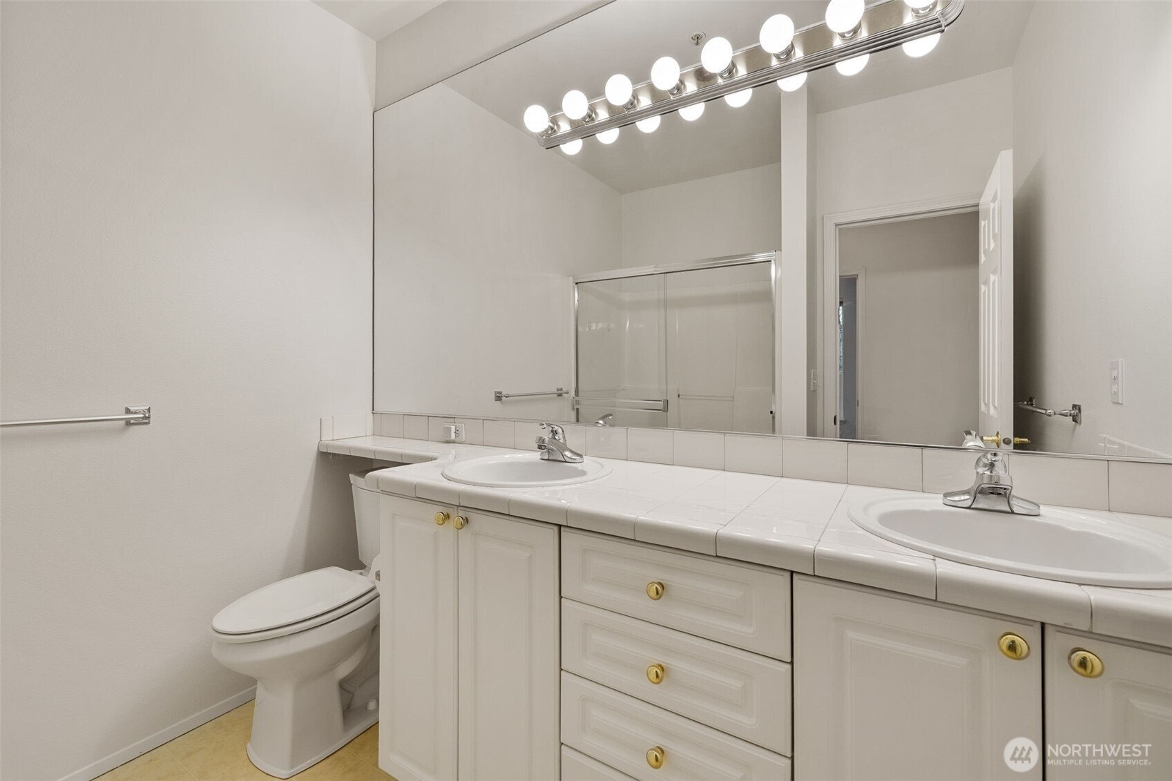 12712 Admiralty Way #E106, Everett, WA 98204