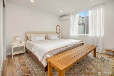 8606 Linden Avenue N, Seattle, WA 98103 - Photo 13