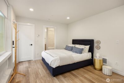 8606 Linden Avenue N, Seattle, WA 98103 - Photo 22